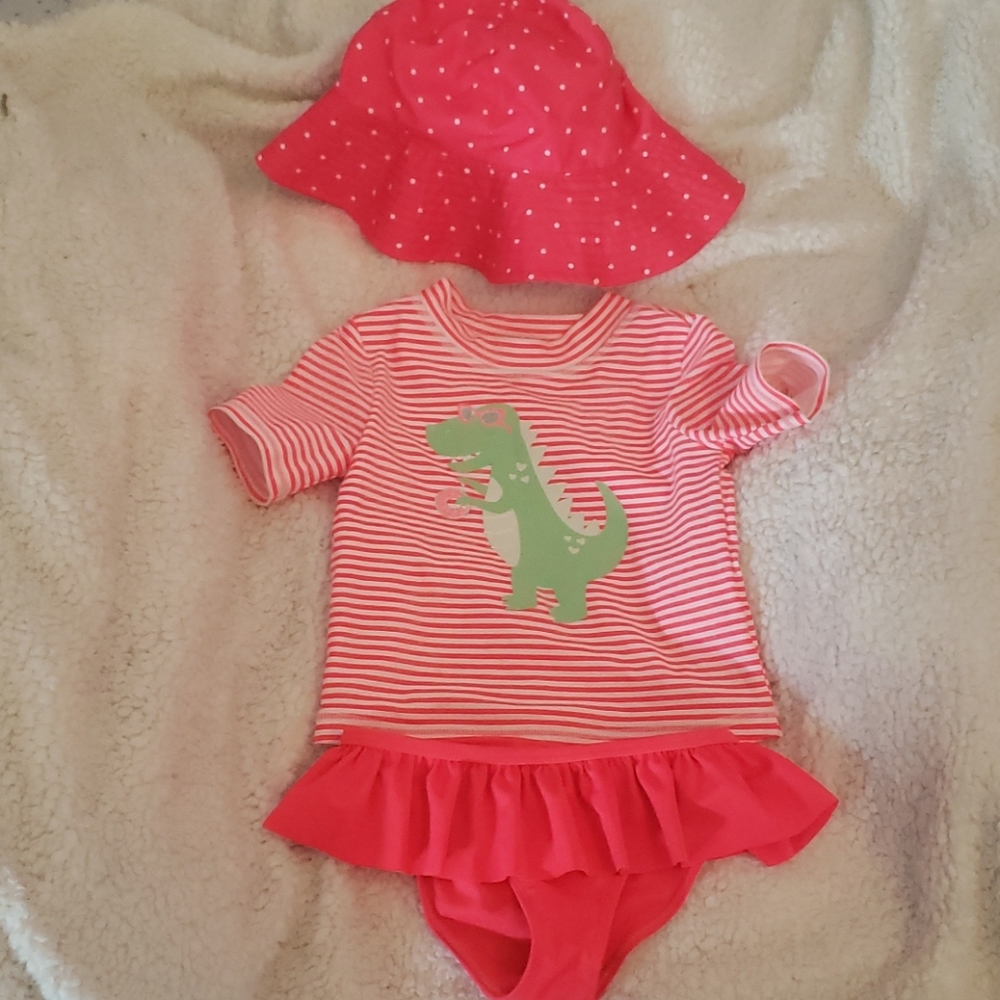 Girls swimsuit